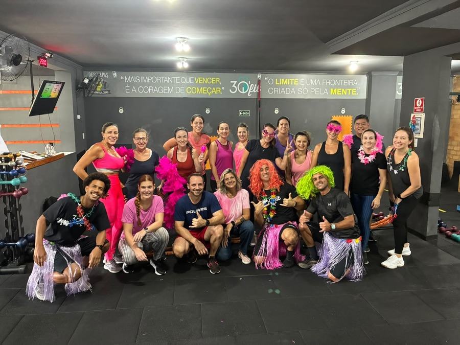 Alunos da 30'fit em um dos eventos temáticos do Estúdio 30Fit